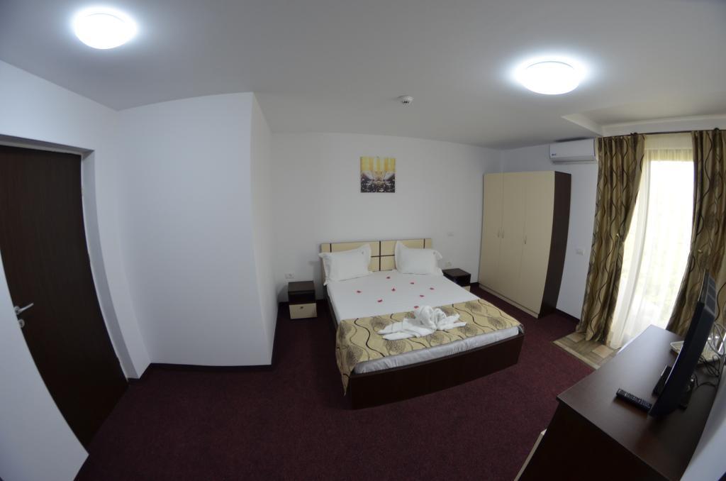 Razvan Holiday Costinesti Exterior foto